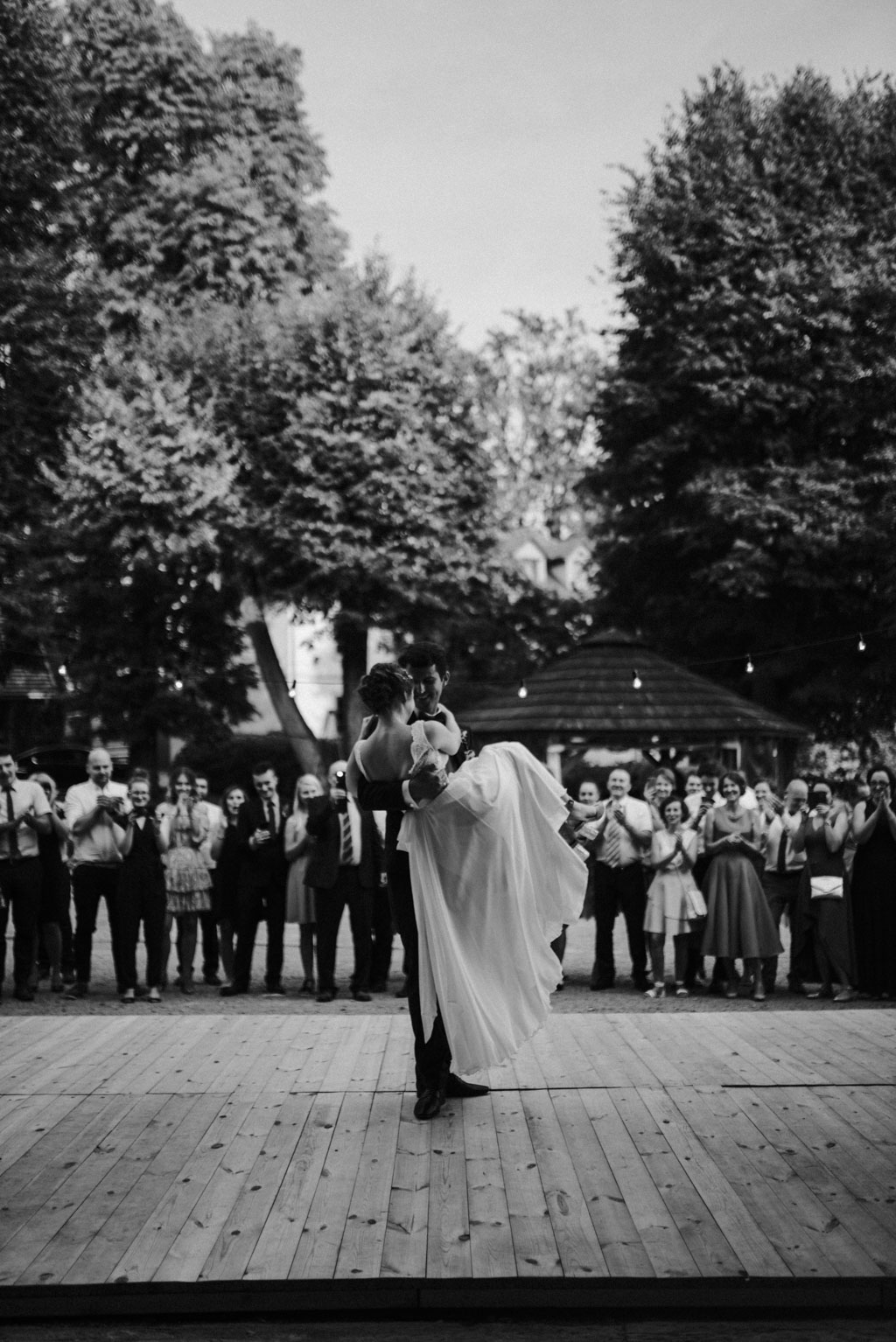 Ślub w Dolinie Cedronu pierwszy taniec w plenerze Kraków Leńcze pytlikbak 