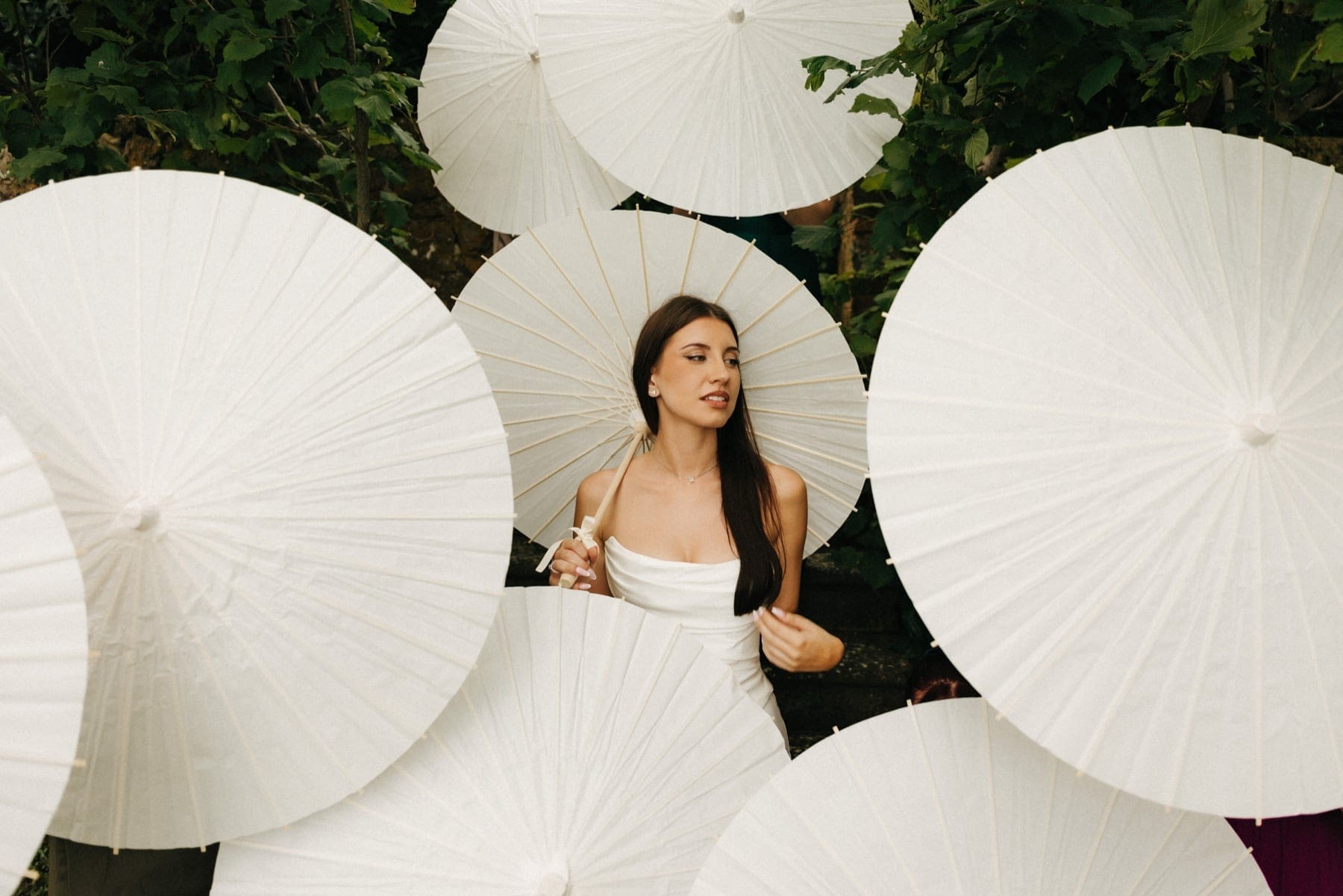 quercia al poggio ślub w toskanii wesele we włoszech druhny panna młoda parasolki inspiracje