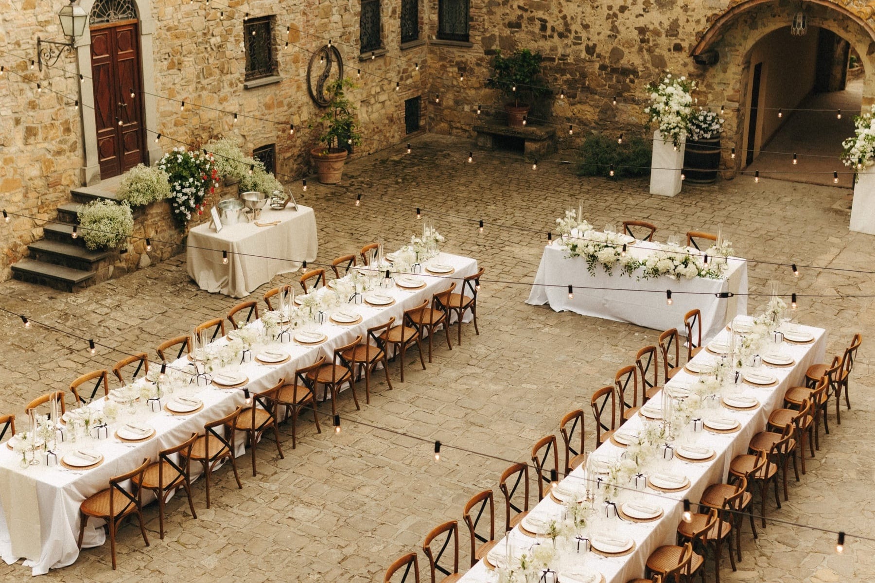 dekoracje i układ stołów quercia al poggio ślub w toskanii wesele we włoszech