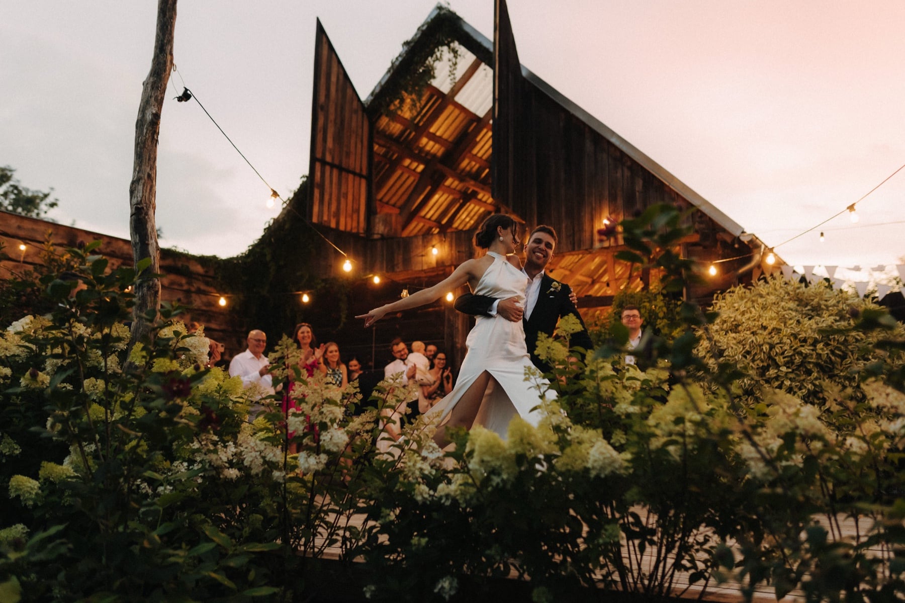 Folwark Ruchenka wesele w stodole – pierwszy taniec